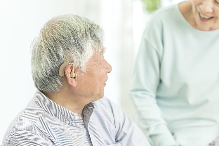 ～補聴器による脳のリハビリテーション～「宇都宮方式聴覚リハビリテーション」®のイメージ写真
